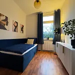 Ehnernviertel - Zentral, Ruhig, 3 Schlafzimmer, Wlan, Terrasse דירה
